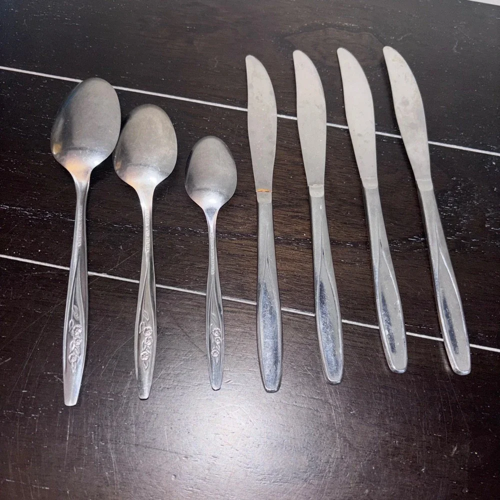 Superior Stainless USA | RADIANT ROSE Set | 4 Spoons, 2‎ tsp, 6 Knives, 1 Fork